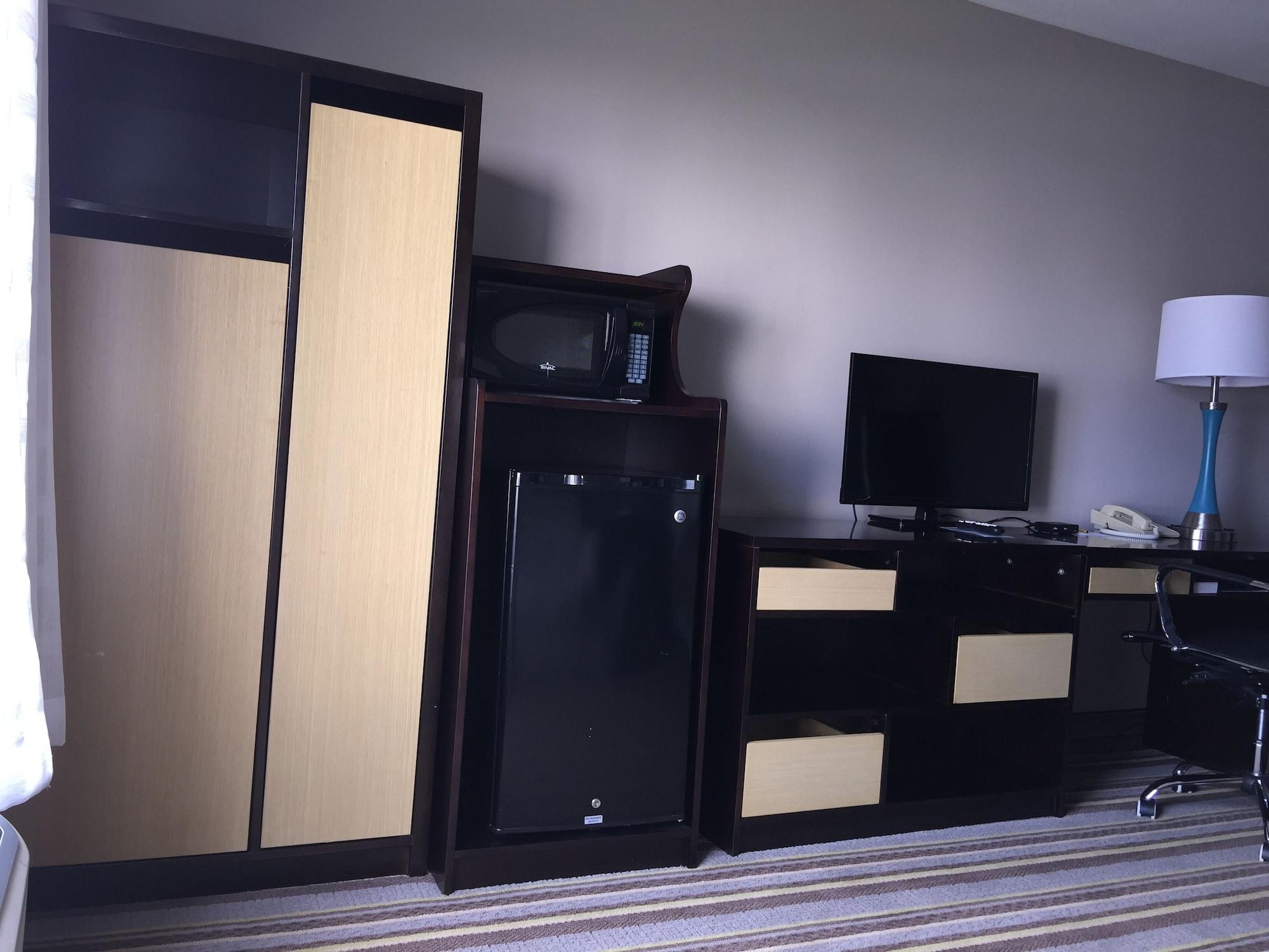 And Hotel 2*