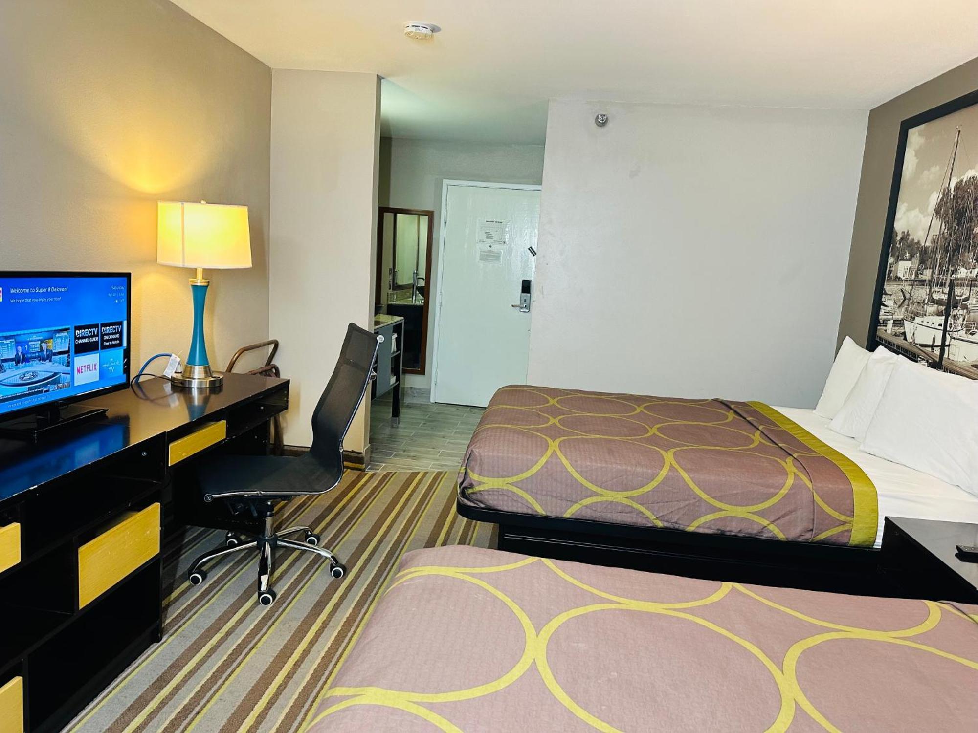 Hotel And Delavan